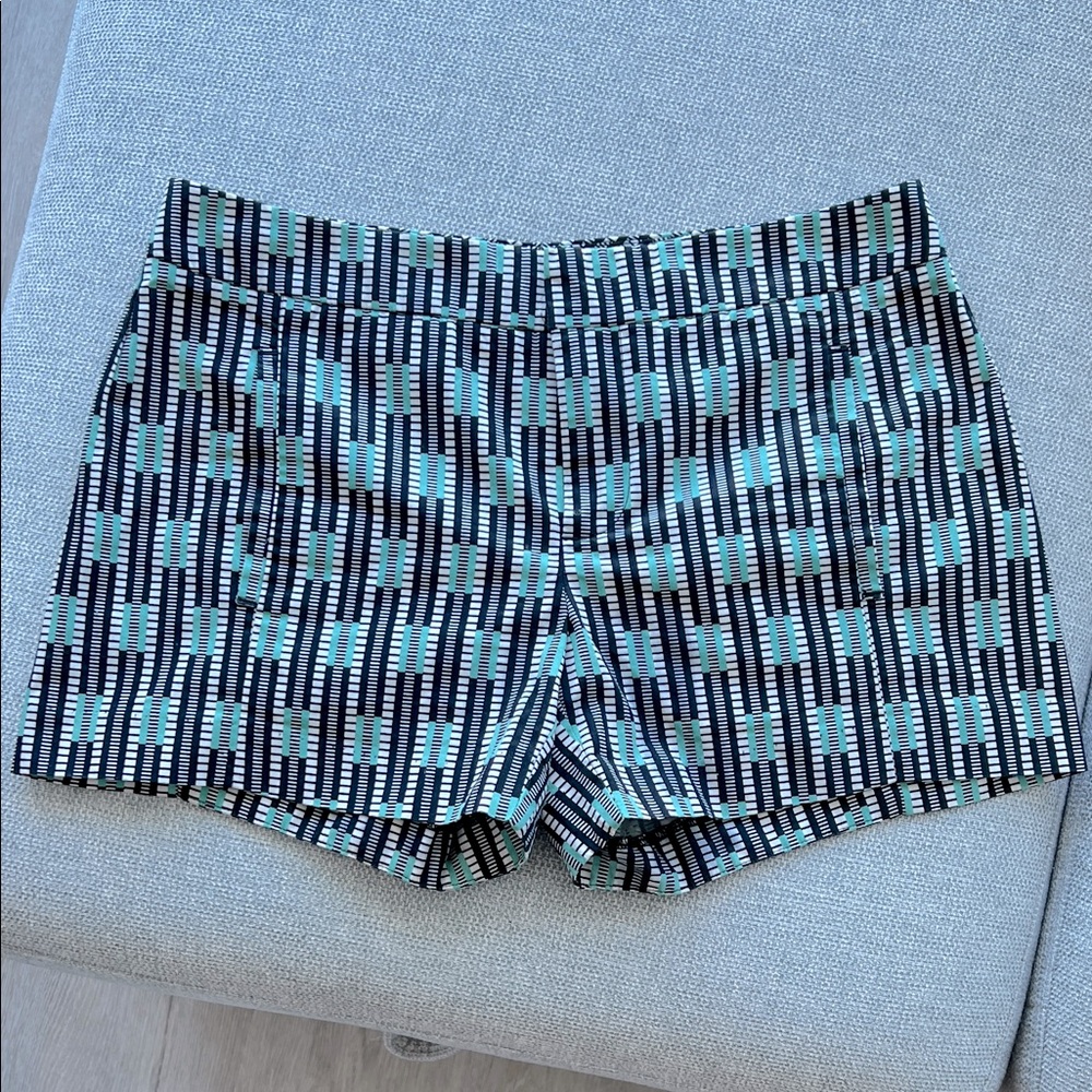 Gap Shorts Size 00 Patterned black, white, mint green print.